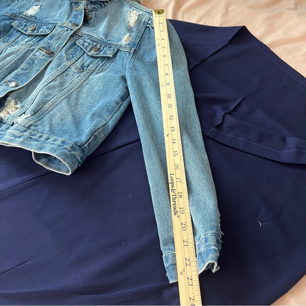 Moon River Light Blue Denim‎ Ripped Distressed Puff Shoulder Jean Jacket Size S - Picture 16 of 16